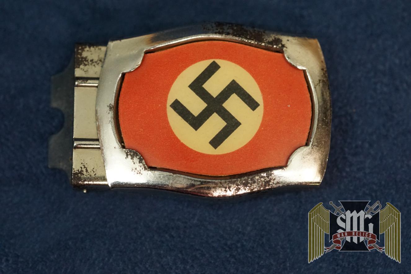 Youth sympathizer buckle