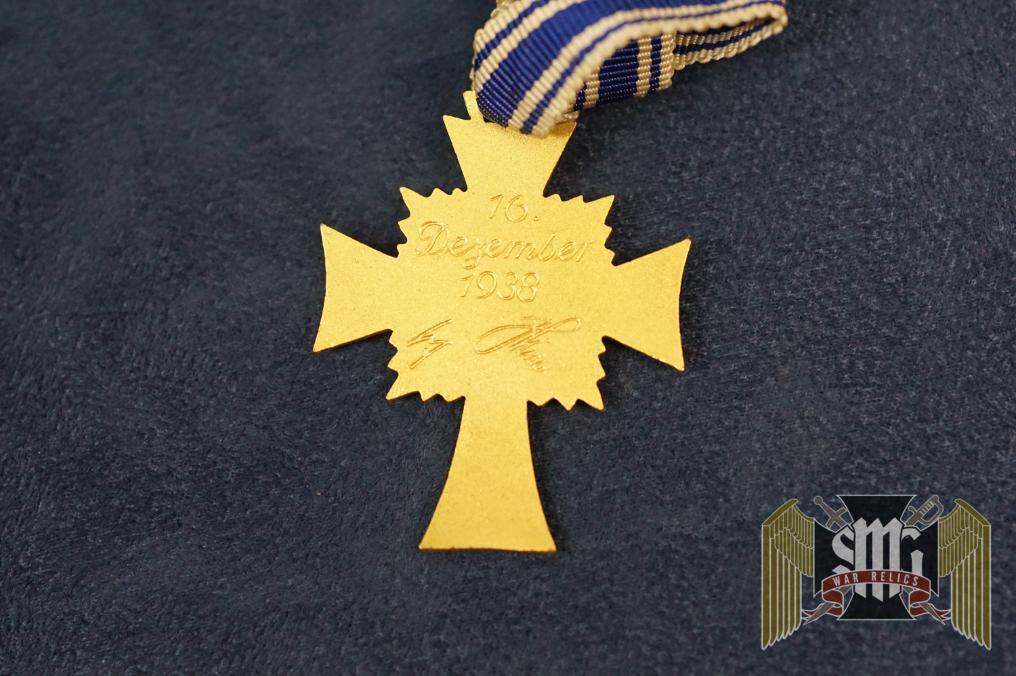 Mother's Cross in Gold