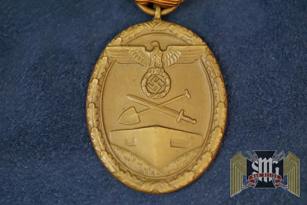 Westwall Medal Early Tomback