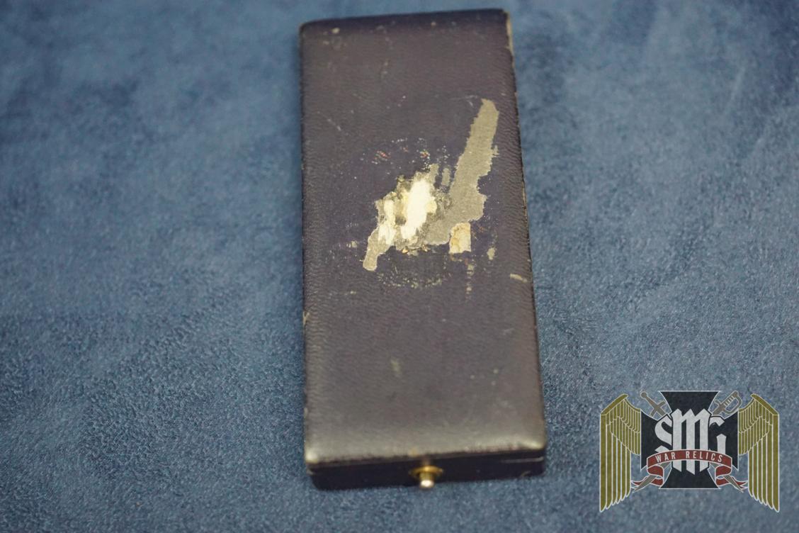 Cased Mother's Cross in Gold