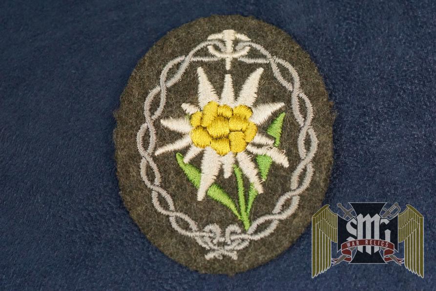 Gebirgsjager Arm badge (edelweiss flower)