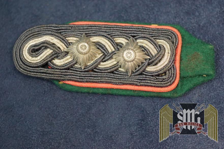 Luftwaffe Admin Obserfeldwebel Shoulder Board