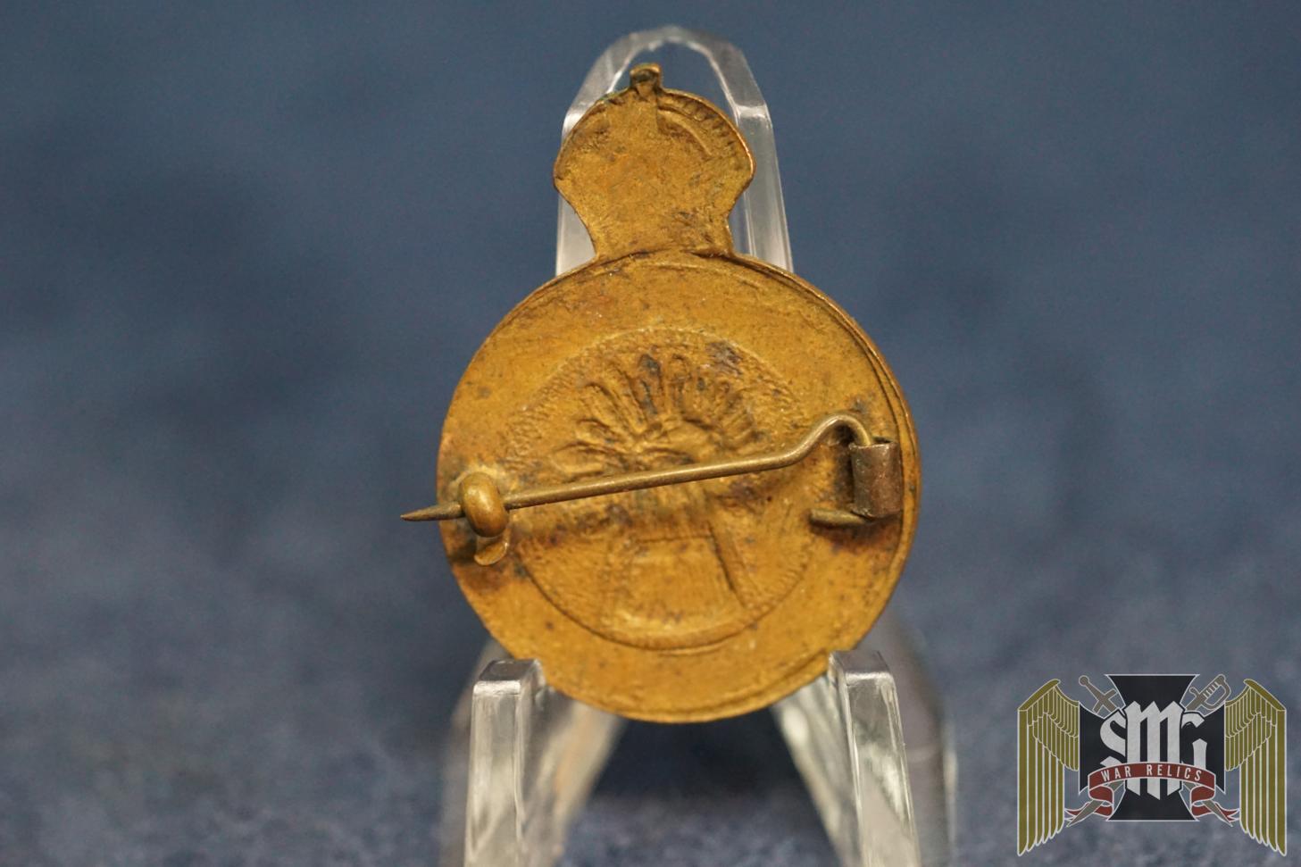 SMGO-0757 British Women's Land Army Pin