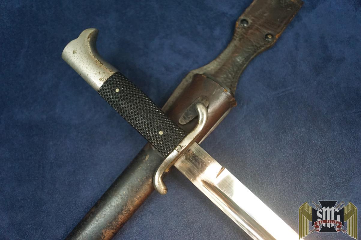 Firemans bayonet with brown Frog