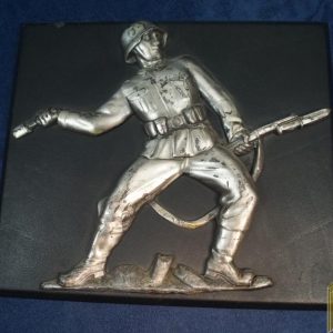 Heer Plaque