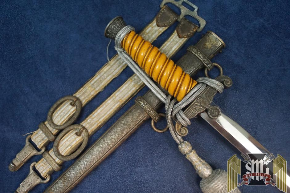 Army dagger by SchuttelHoffer (Asso) W/ Hangers