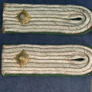 Leutnant Shoulder boards for Heer Artillery Admin