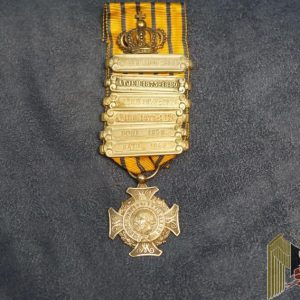 Dutch Expeditionary cross Private purchase in silver with 6 battle bars