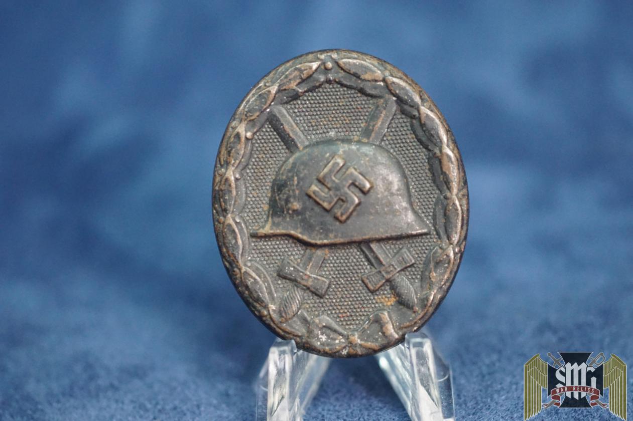 1939 Black Wound badge