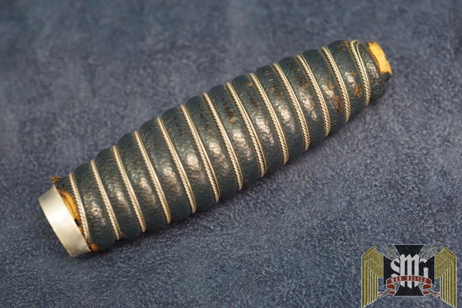 First Model Luftwaffe Dagger grip