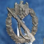 Infantry Assault badge In Bronze by Shuco.