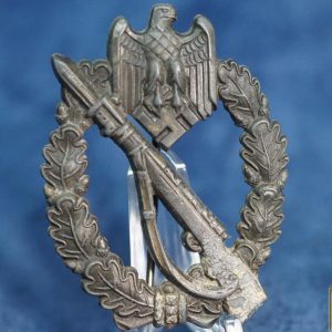 Infantry Assault badge In Bronze by Shuco.