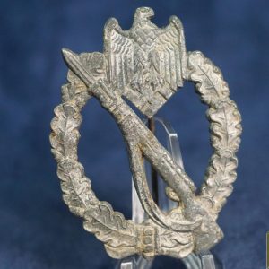Infantry Assault badge in silver by Deumer