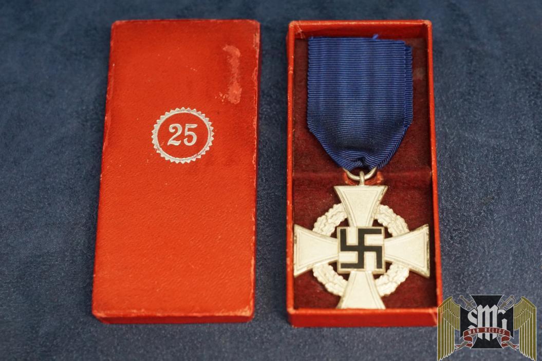 Cased 25 yr faithful service cross