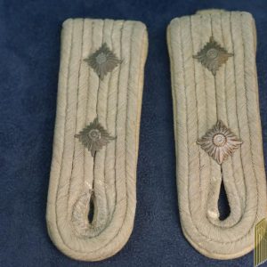 Heer Infantry Hauptmann shoulder boards