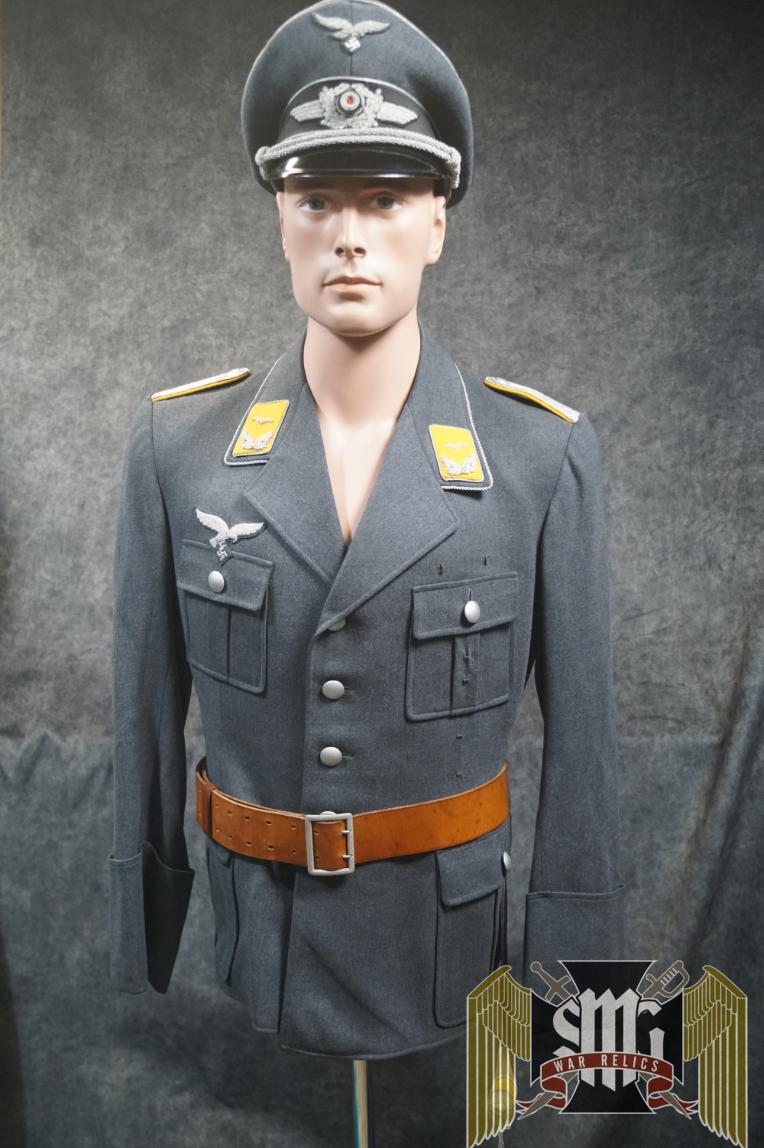 Luftwaffe Leutnant Flieger Blouse W/ Award loops