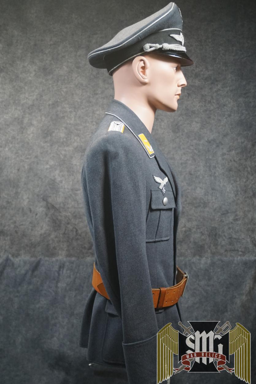 Luftwaffe Leutnant Flieger Blouse W/ Award loops