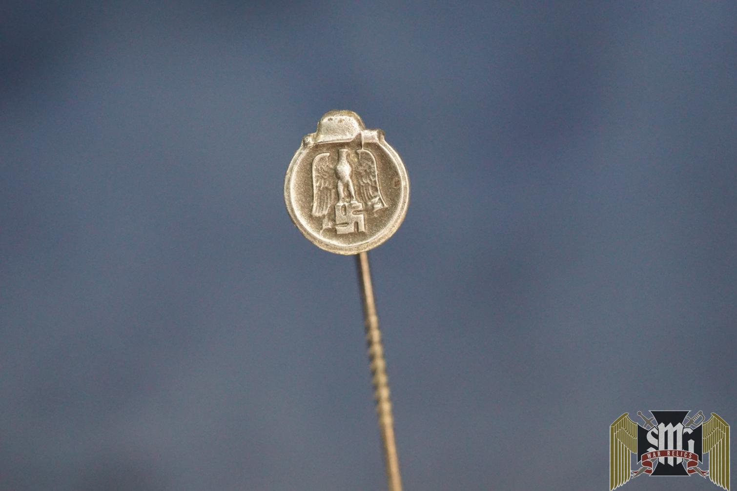 Ost Medal Stick pin