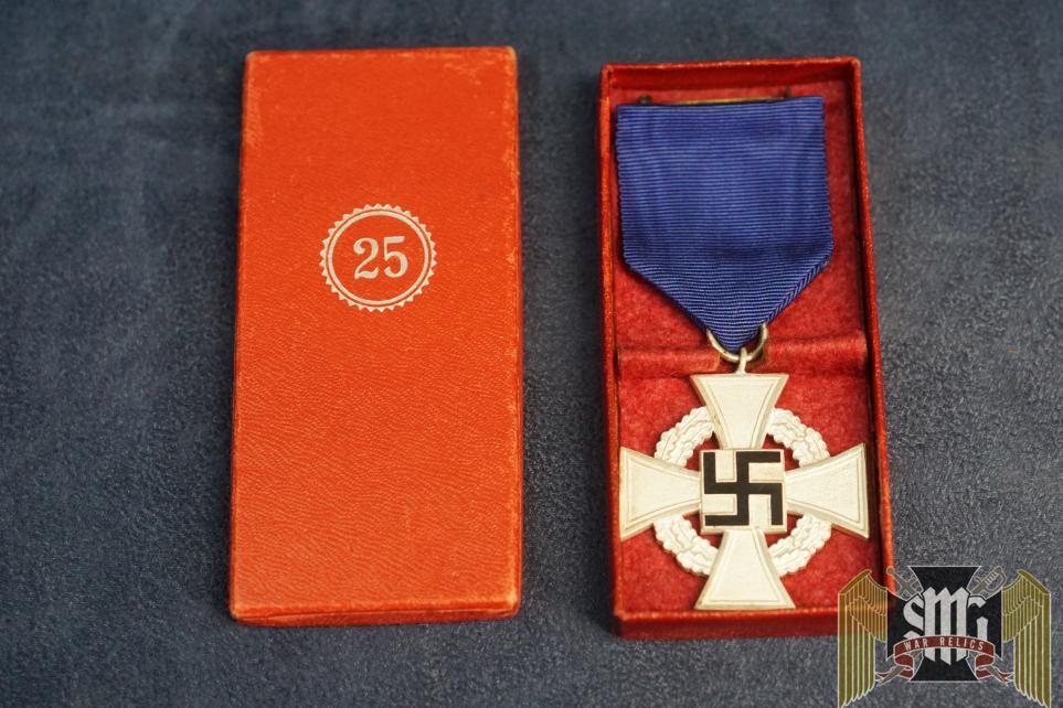 Cased 25 yr faithful service cross