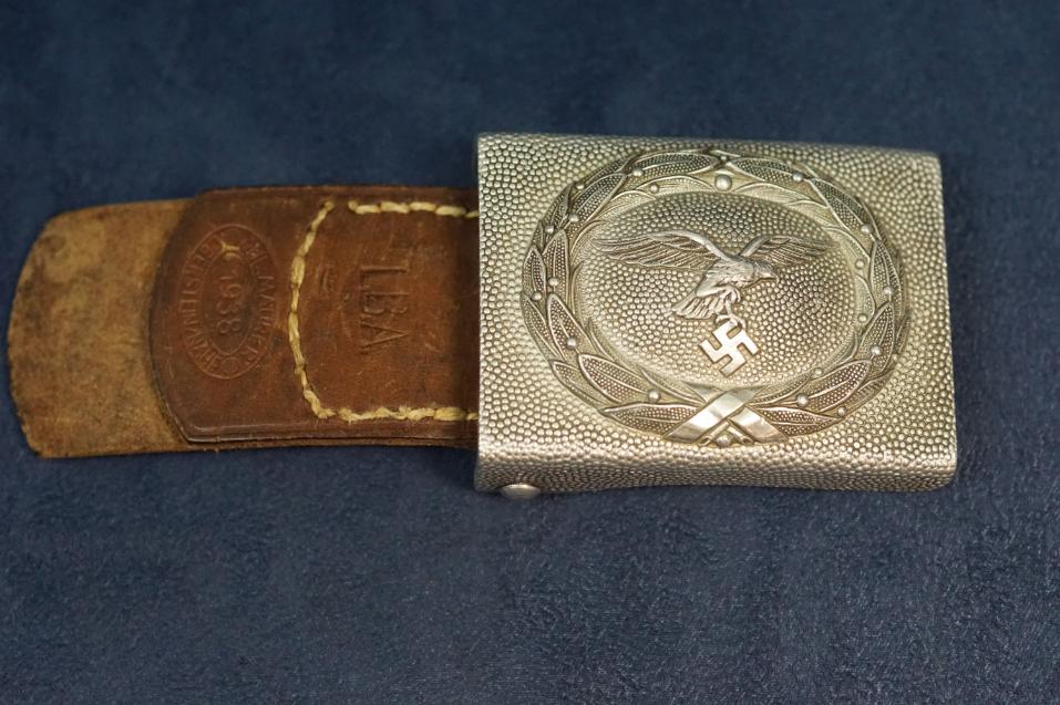 Tabbed Luftwaffe buckle by Maurer