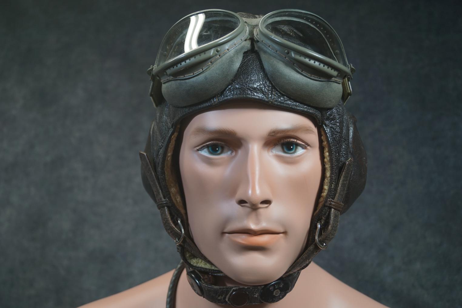 Luftwaffe lkpw101 Winter Pilot helmet with goggles