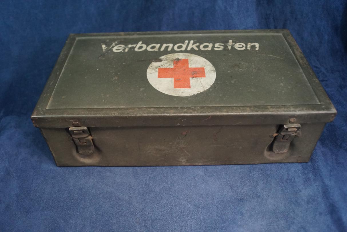 SMGO-1286 German Vehicle Med Kit W/contents
