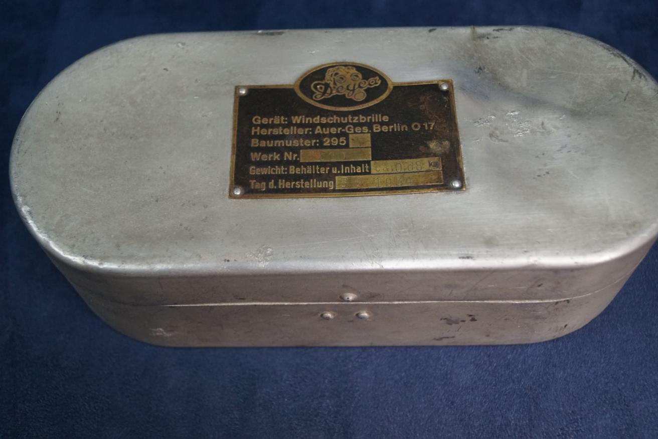 Luftwaffe Model 295 Goggles with case & extra lenses by Deyea