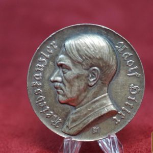 Hitler Medallion Heil Dem Er- Neuer Deutschlands
