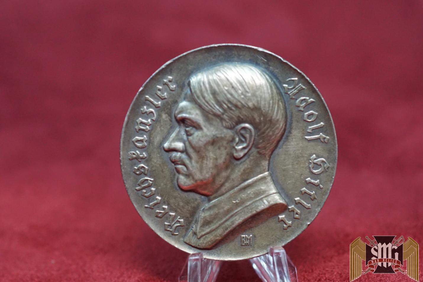 Hitler Medallion Heil Dem Er- Neuer Deutschlands