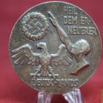 Hitler Medallion Heil Dem Er- Neuer Deutschlands