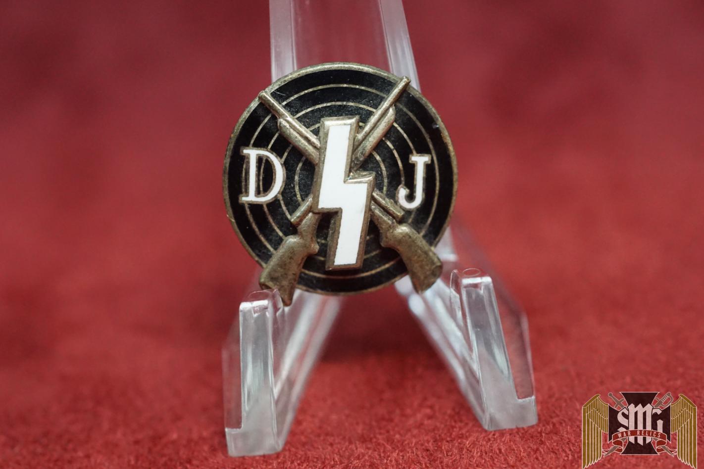 DJ (hitler youth) Shooting pin by M1/123