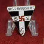 NS Frauenschaft Member pin 25x27mm RZM M1/92