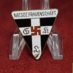 NS Frauenschaft Member pin 25x27mm RZM M1/92