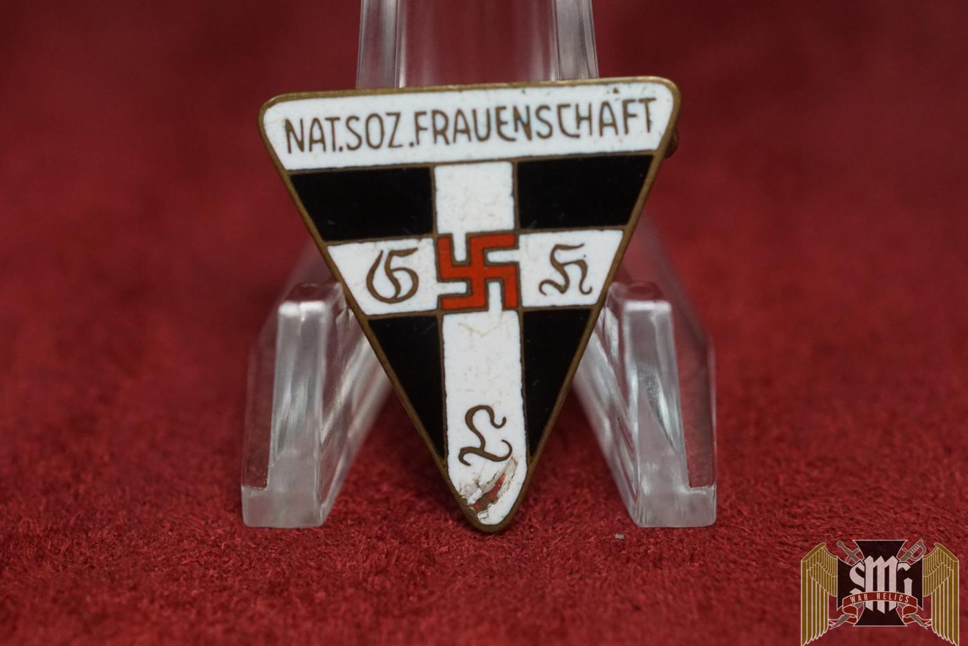 NS Frauenschaft Member pin 25x27mm RZM M1/92
