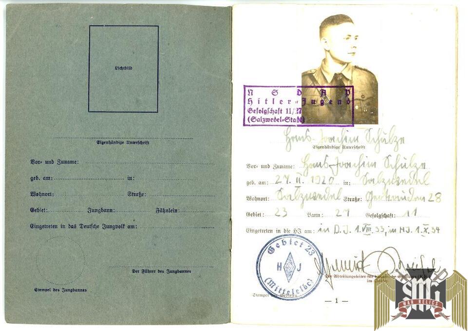 Leistungsbuch for Hitler Youth w/photo