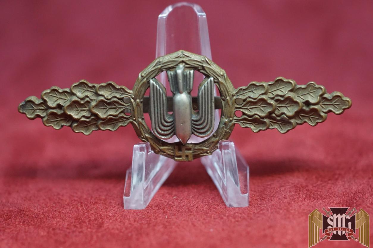 Bomber Clasp in Bronze