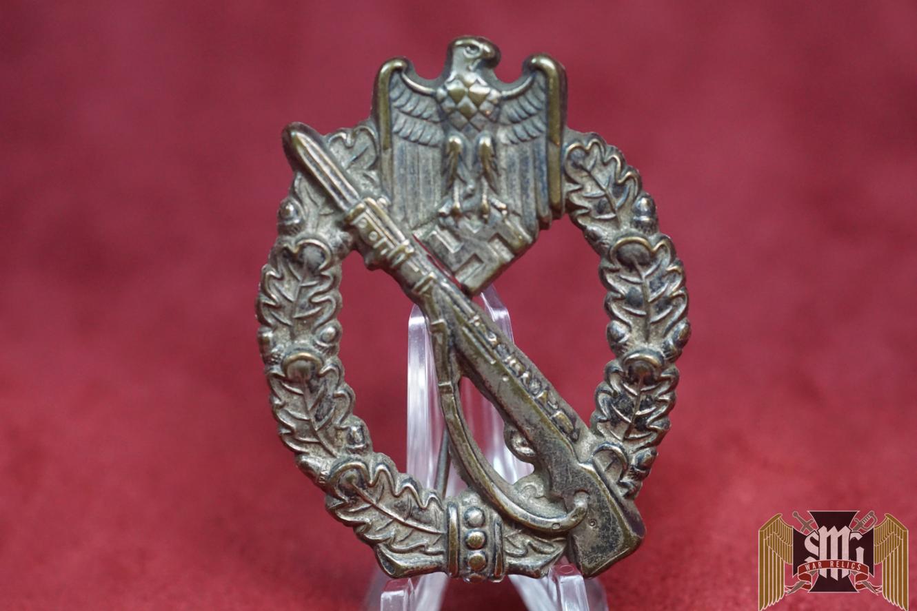 Infantry Assault badge hollow back tombak