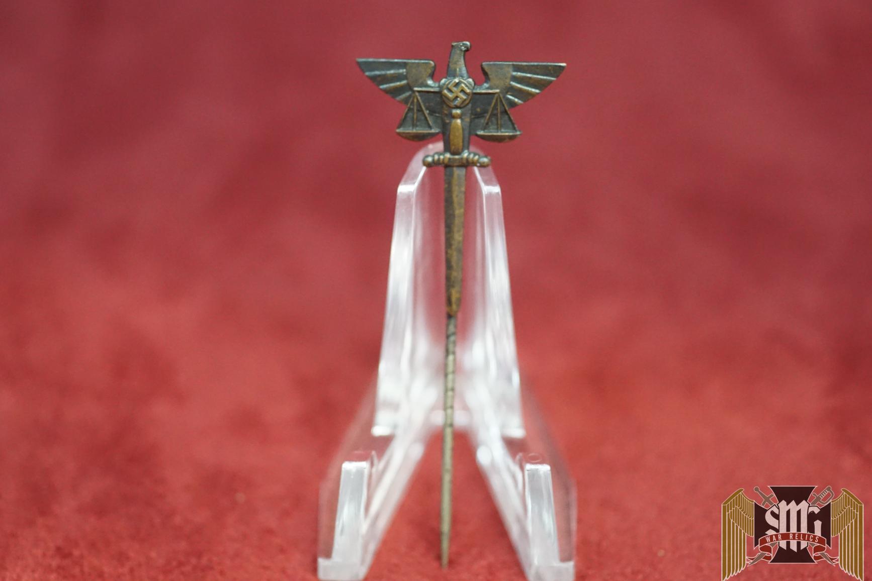 Judicial Stick pin