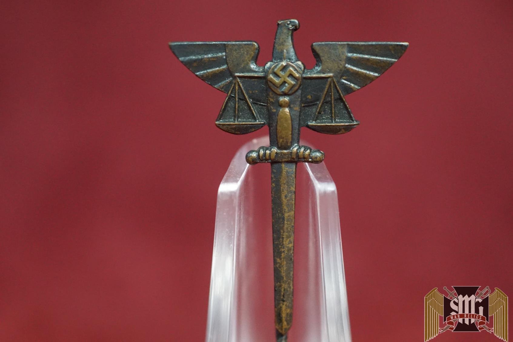 Judicial Stick pin