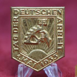 tag der deutschen arbeit 1933 tinnie NSBO damaged pin
