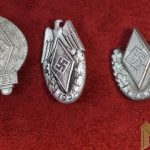 Hitler Youth meeting pin set