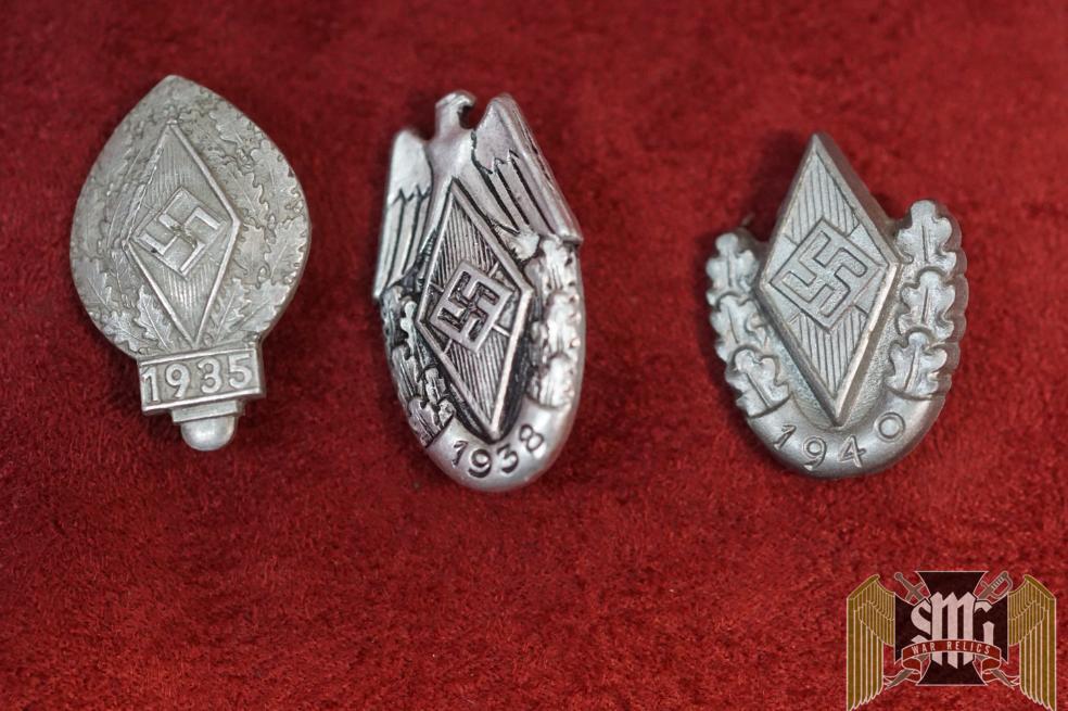 Hitler Youth meeting pin set