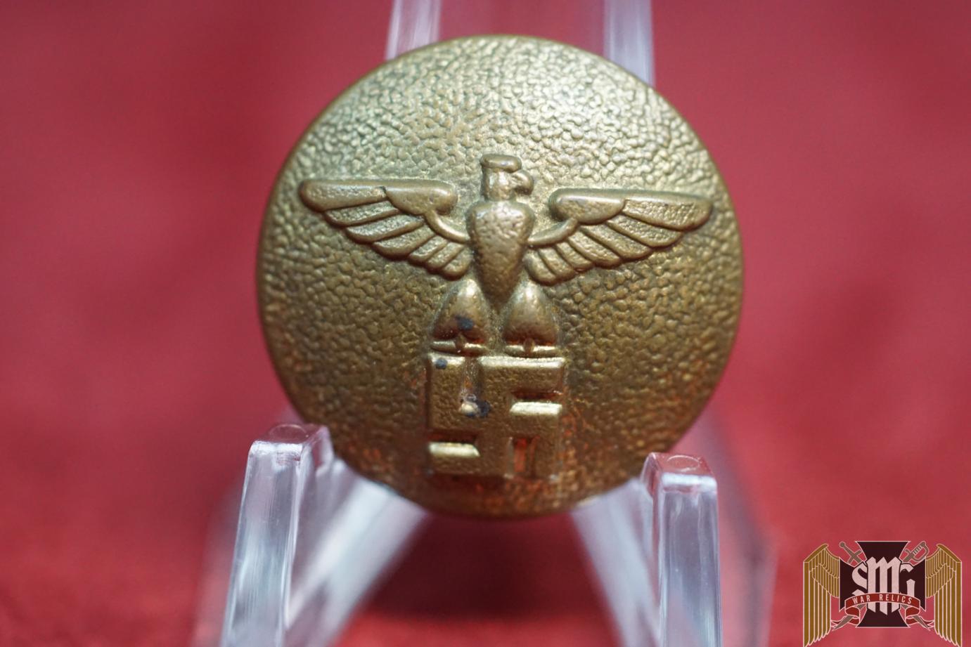 24mm gold political button