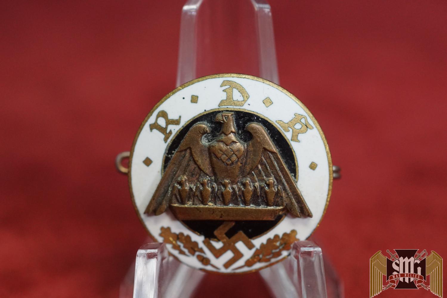 RDK Member pin in white