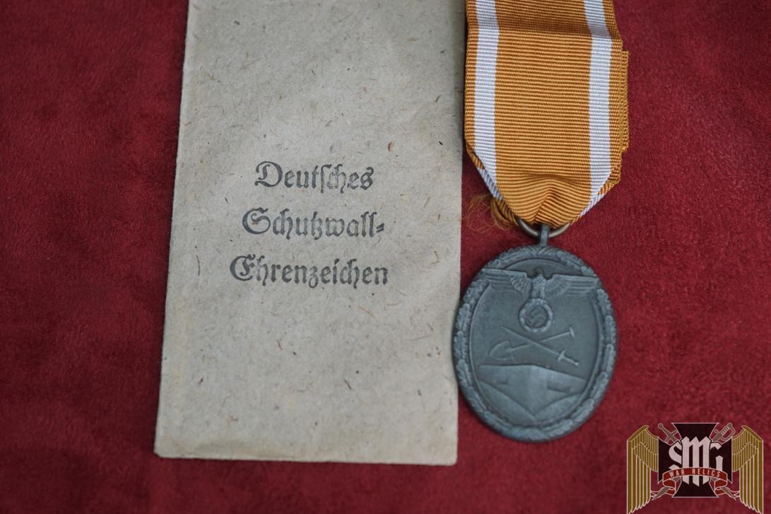 West Wall Medal W/ Packet