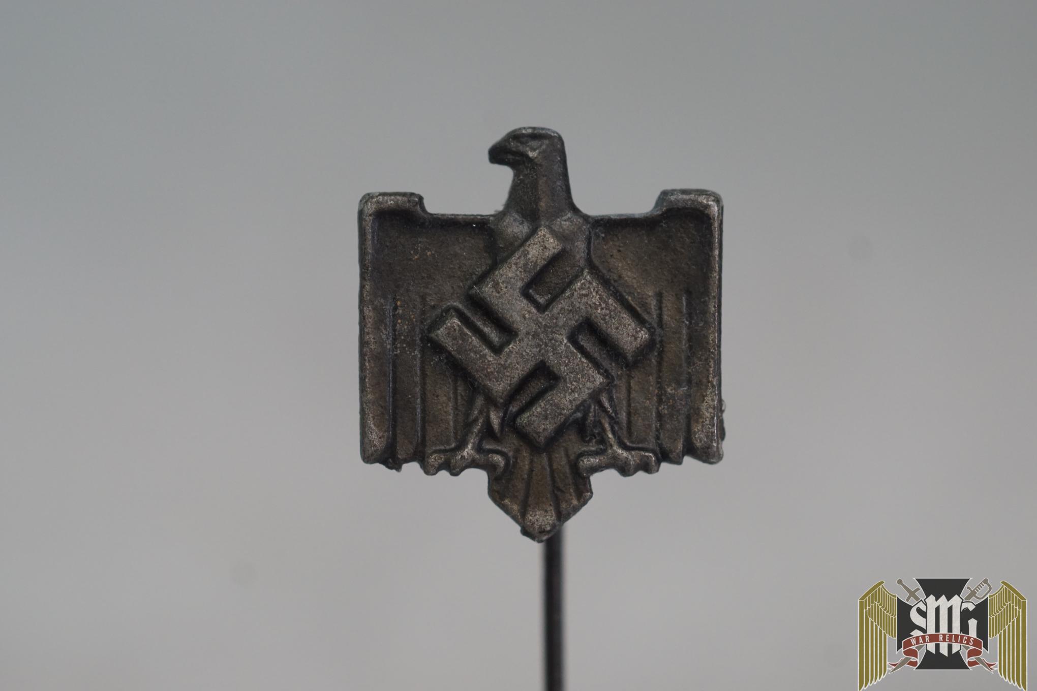 NSRL sports stick pin