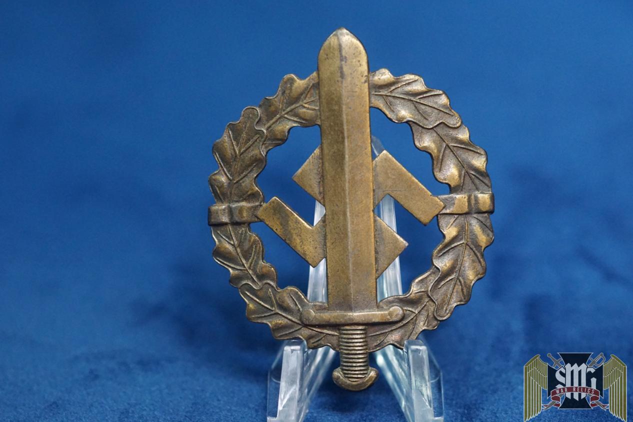 SA sports badge in bronze by REDO