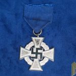 Faithful service Cross 25 yr