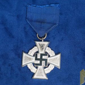 Faithful service Cross 25 yr