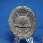 Silver Wound badge by Klein & Quenzer Marked 65